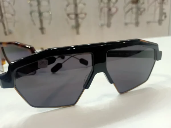 ill.i Optics by will.i.am - immagine 5