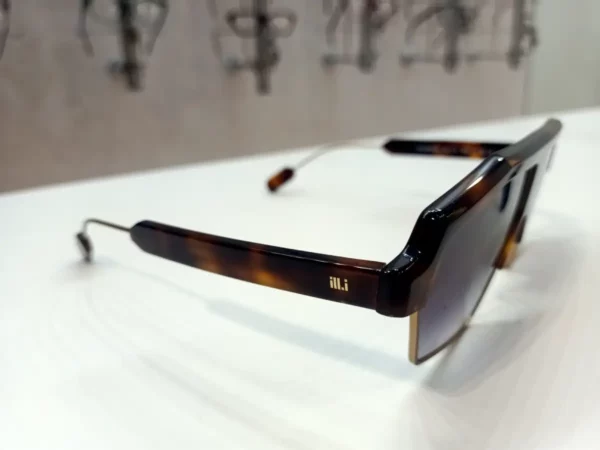 ill.i Optics by will.i.am - immagine 3